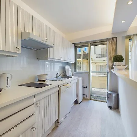 2 Bedroom, 2 Bathrooms, 2 Mins From The Croisette, Monod 348 *