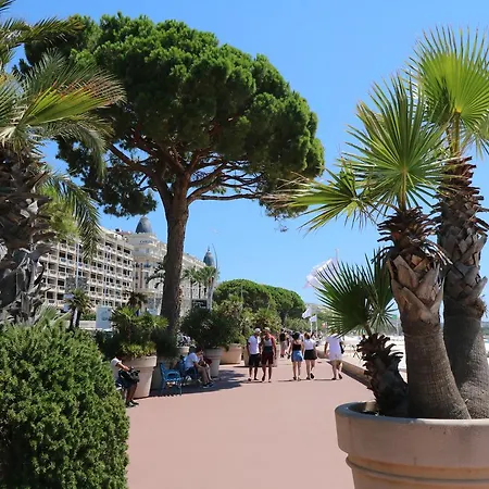2 Bedroom, 2 Bathrooms, 2 Mins From The Croisette, Monod 348 Appartement Cannes