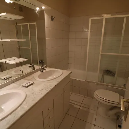 Apartment 2 Bedroom, 2 Bathrooms, 2 Mins From The Croisette, Monod 348 Cannes